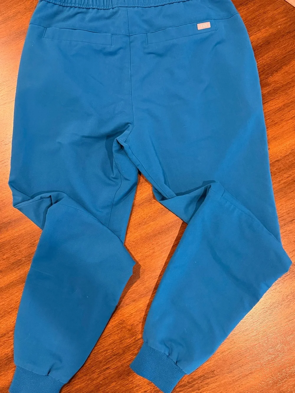 FIGS Technical Collection Men’s Jogger Scrub